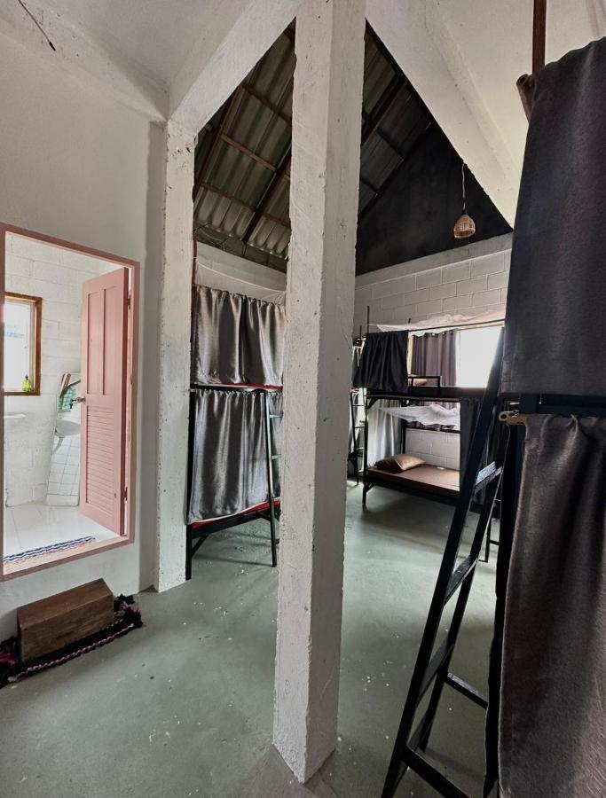 Seashell Guesthouse, Bar And Tattoos Koh Rong Sanloem Bagian luar foto