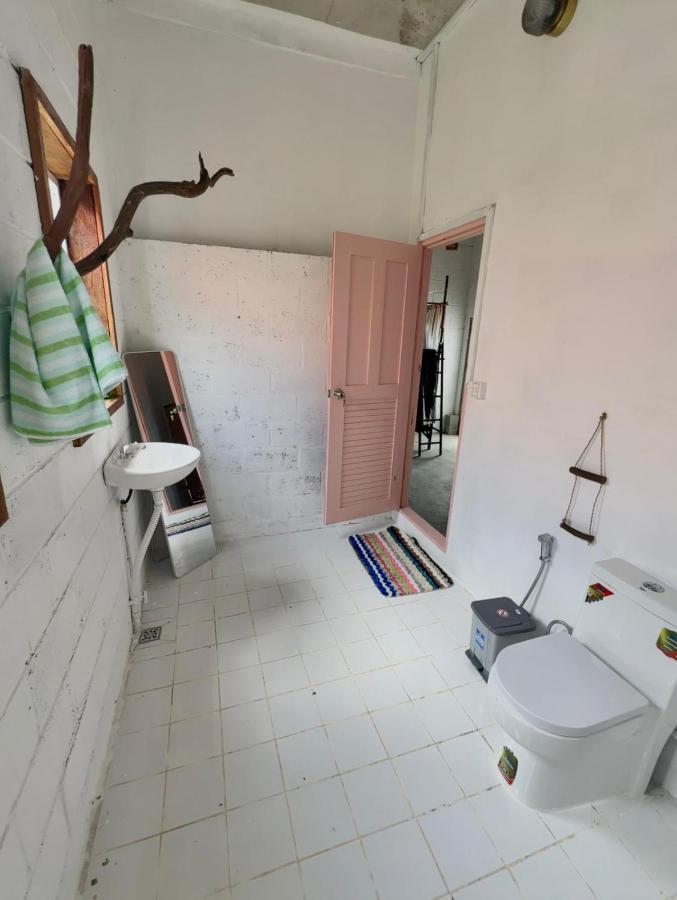 Seashell Guesthouse, Bar And Tattoos Koh Rong Sanloem Bagian luar foto