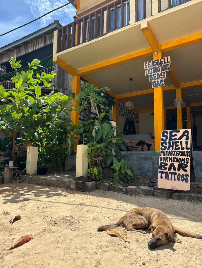 Seashell Guesthouse, Bar And Tattoos Koh Rong Sanloem Bagian luar foto